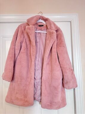 Plush Pink Faux Fur Coat – Women’s Jacket